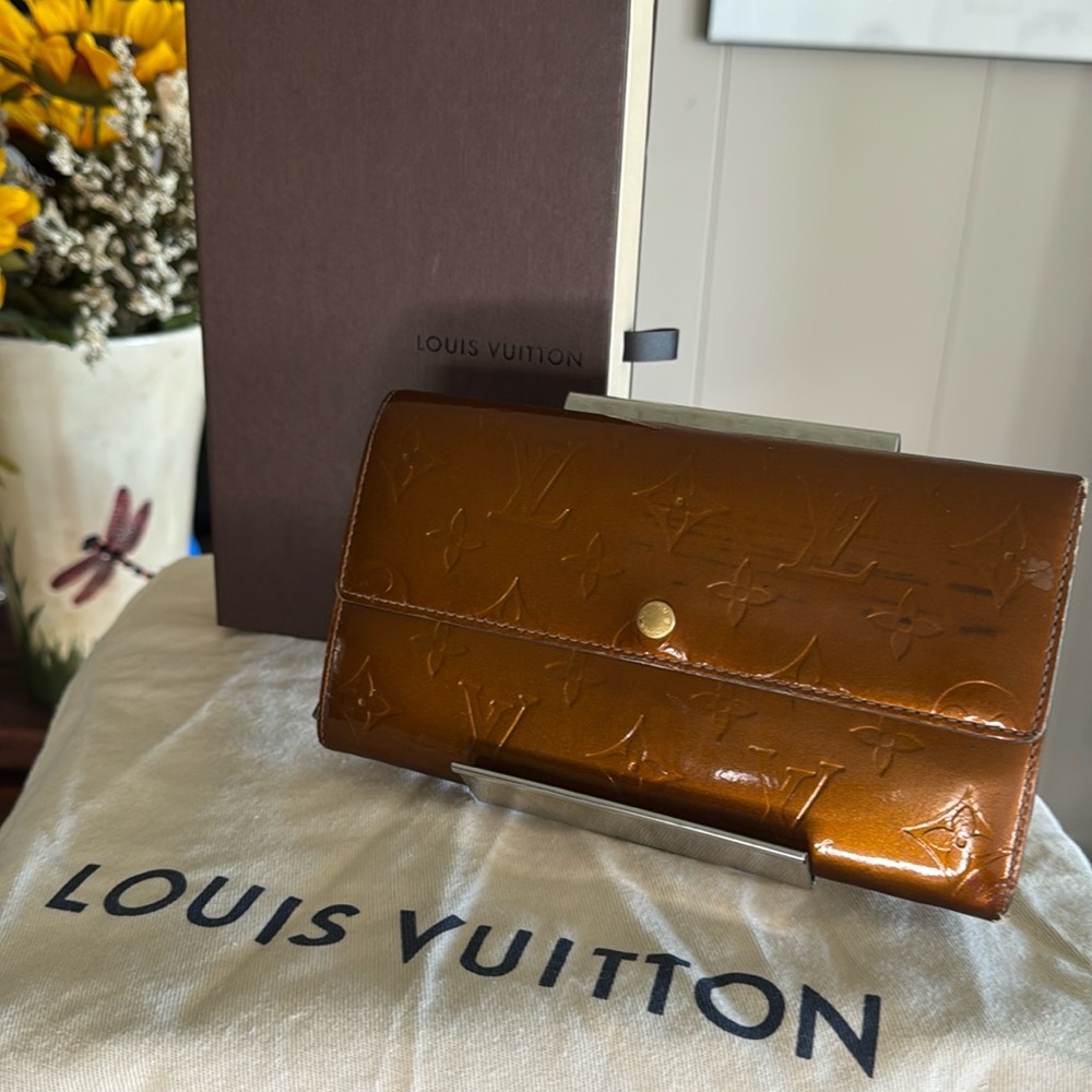 Louis Vuitton Sarah Vernis Wallet